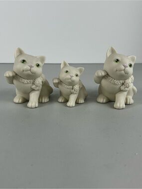 Department 56 Snowbunnies "Easter Animal 1999, Cat" collectibles